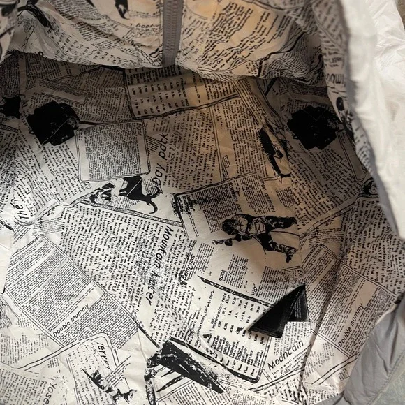 The North Face Womens Jacket S Grey Hooded Windbreaker Newspaper Print Lining - Picture 5 of 10